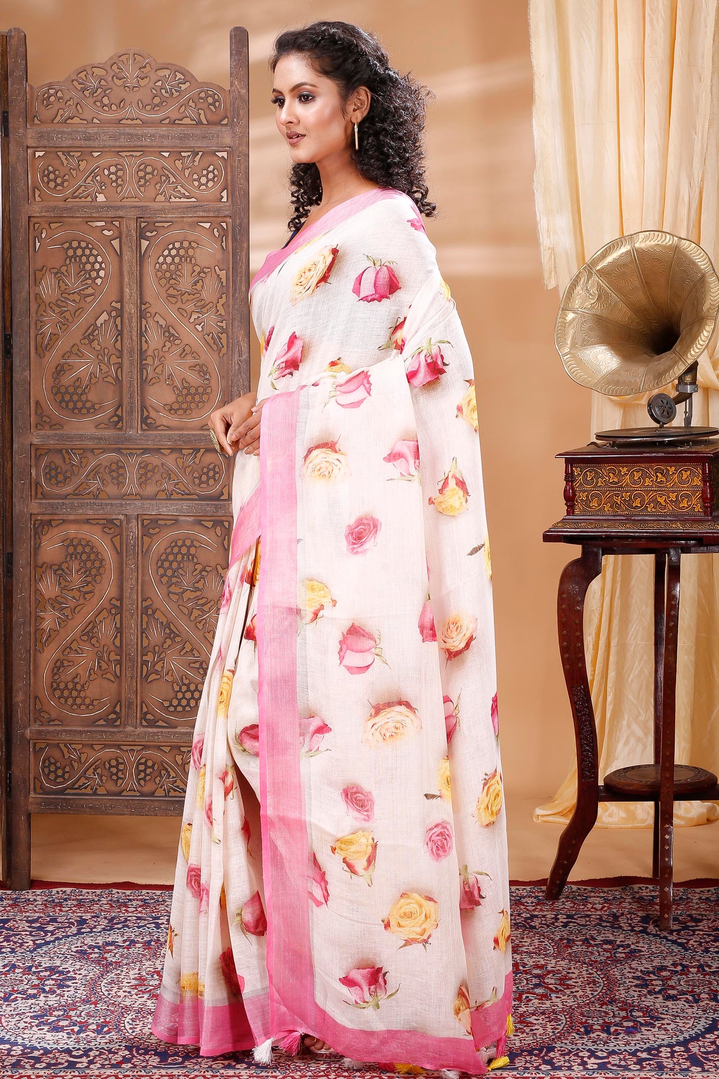 3D Off-White Floral Digitally Printed Linen Saree
