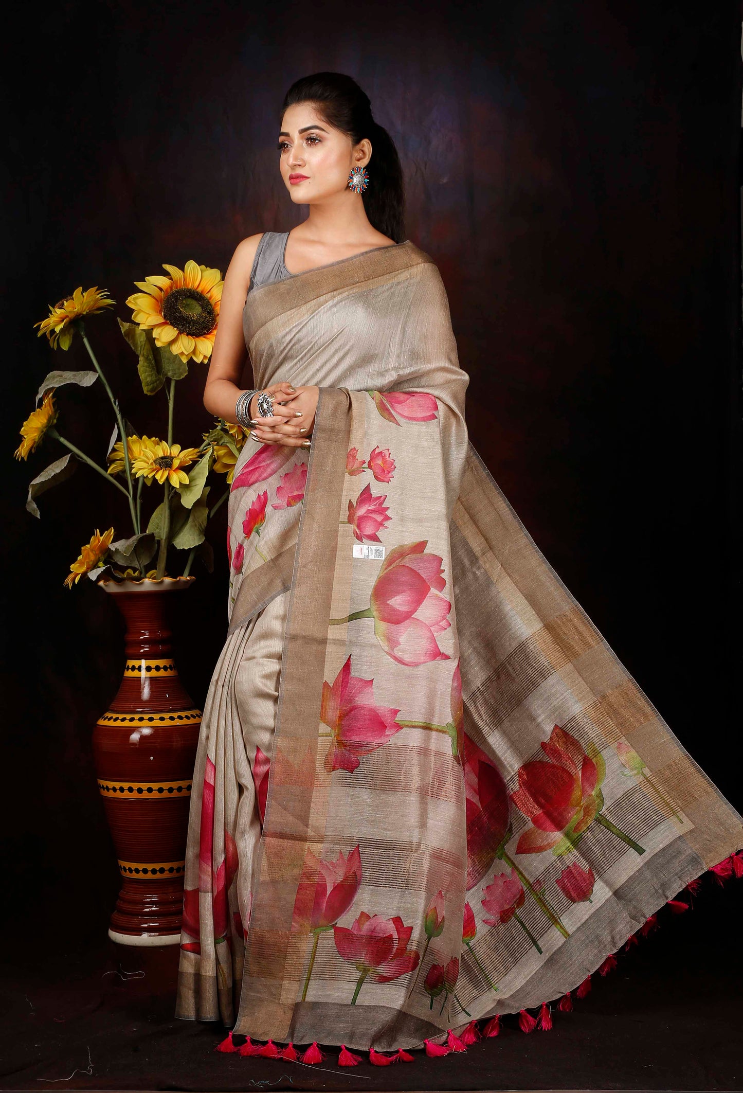 Linen digitally floral printed saree